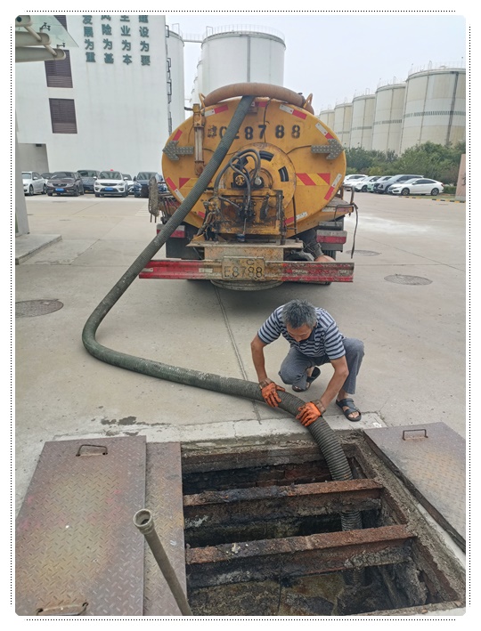 青山湖隔油池清掏