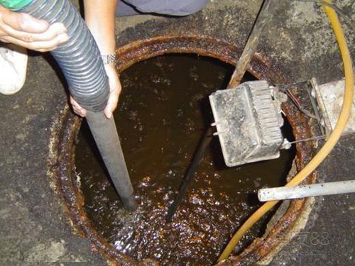 青山湖隔油池清理