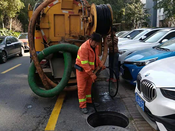 青山湖排污管道清淤