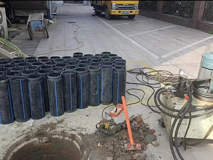 青山湖PE置换管厂家 DN315置换管 非开挖管短管置换
